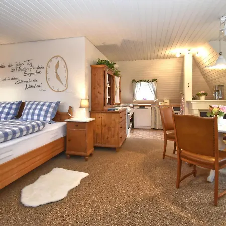 Apartment With Garden In Weissenbrunn